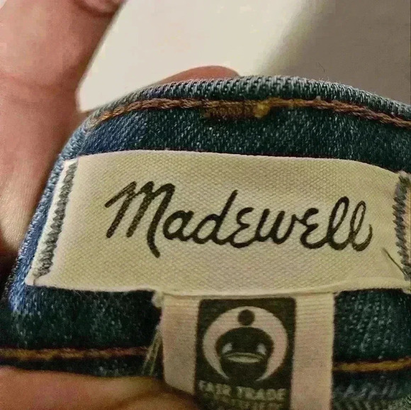 MADEWELL HIGH RISE DENIM SHORTS - Picture 5 of 6